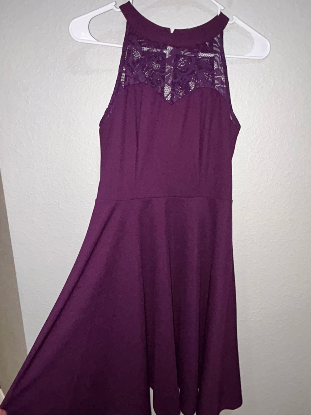 Sleeveless Lace Yoke Midi Dress in Plum